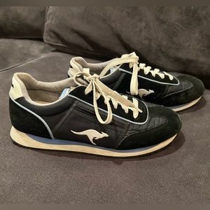 1980’s- kangaROOS Lotus SD- Zipper Pocket- W10- black blue